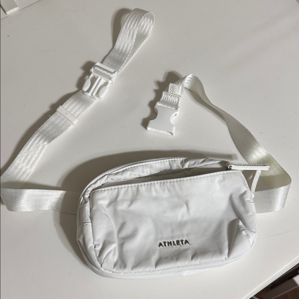 Athleta Power of She White Padded Waist Bag